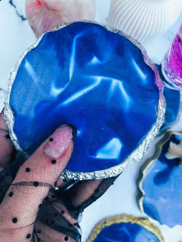 silk effect in epoxy resin coaster
