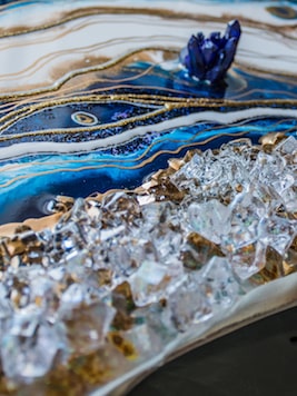 Using Crushed Glass in Artline Epoxy Resin: Shine, Depth, and Expression in Your Creations