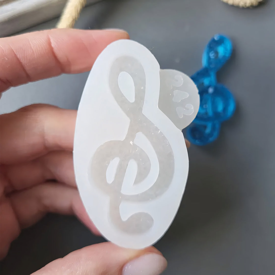 Crystal Treble Clef Brooch Silicone Mold, 5.5x2.6x0.5 cm