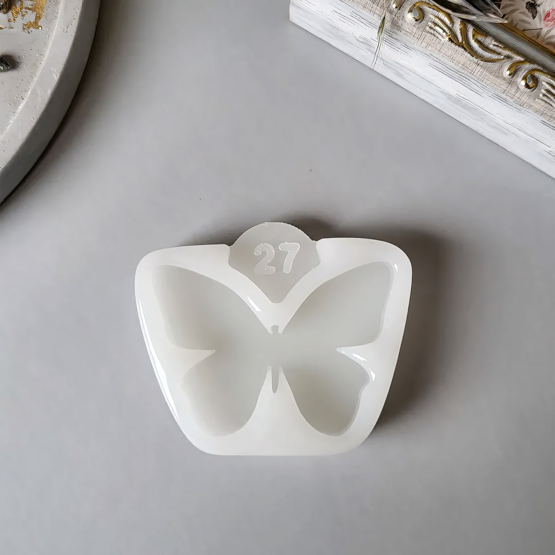 Glossy Butterfly Brooch Silicone Mold, 3.5x5x0.7 cm
