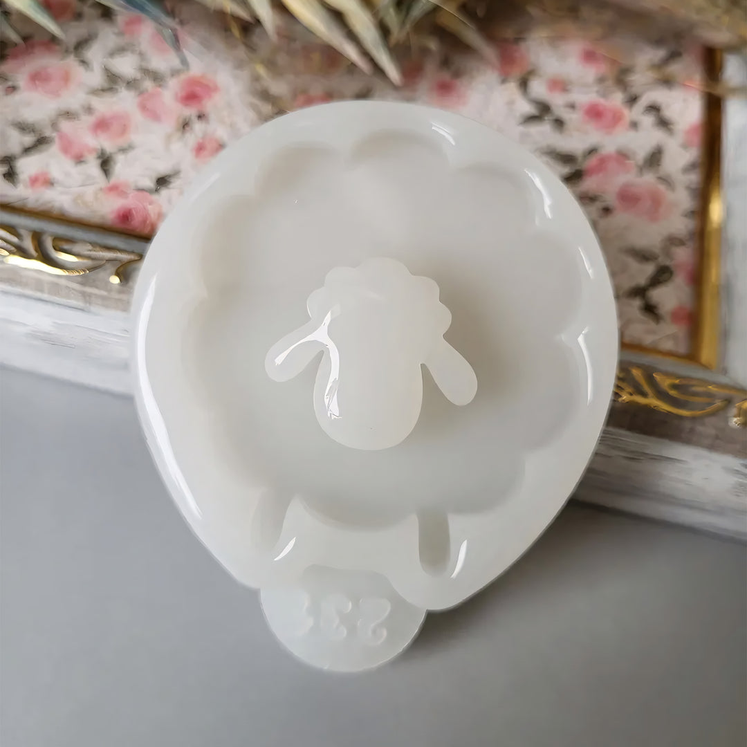 Glossy Sheep Brooch Silicone Mold, 5x4.8x0.7 cm