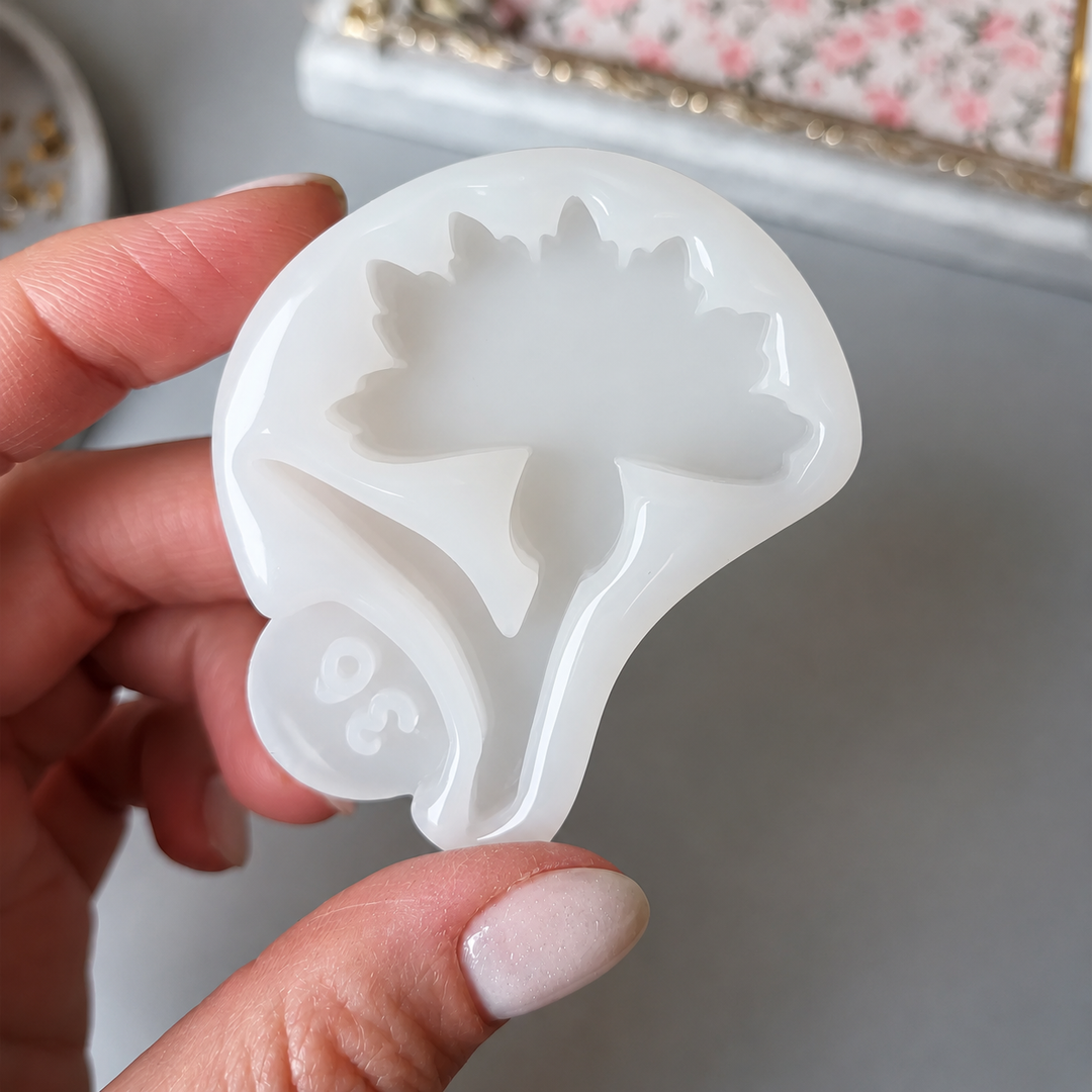 Glossy Cornflower Brooch Silicone Mold, 5.3x4.3x0.7 cm