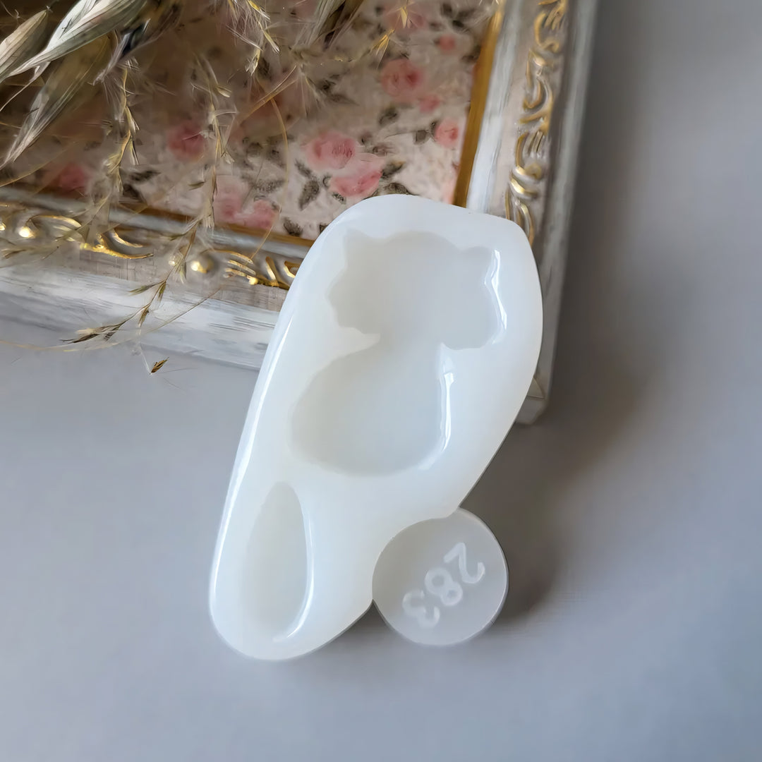 Glossy Kitten Brooch Silicone Mold, 5.5x2.5x0.7 cm