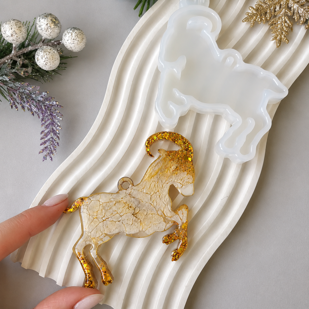Glossy Goat Ornament (2027 Symbol) Silicone Mold, 8x8x0.6 cm