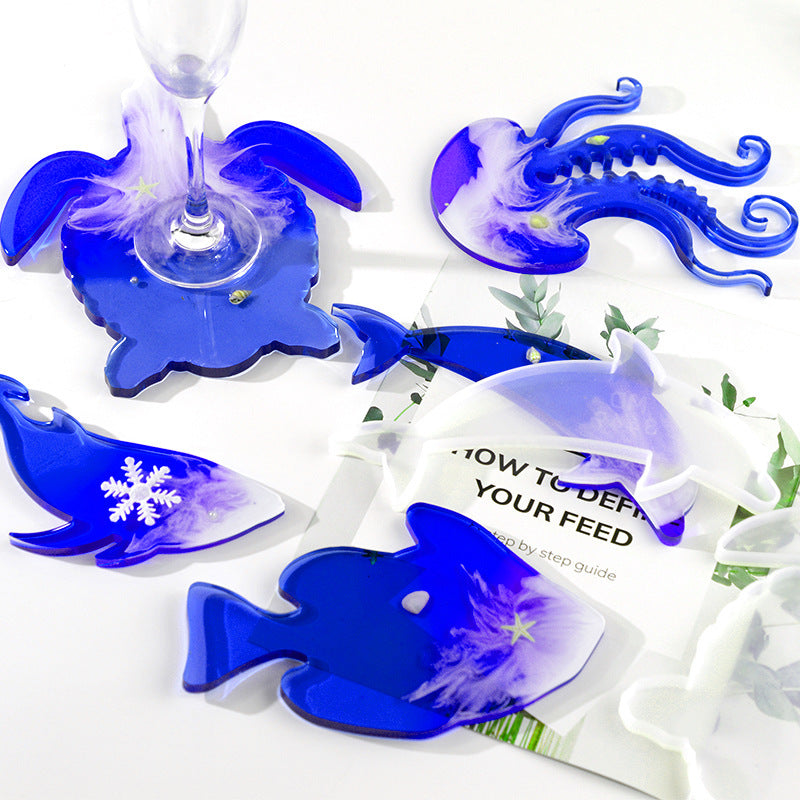 ¡Crea adorables animales marinos de resina con este molde de silicona 100% y disfruta de un divertido tiempo en familia!
Fácil de usar:
Simplemente vierte la resina en el molde y mantenlo Molde de Silicona - Medusa, 1 pieza - Artline Epoxy Resin