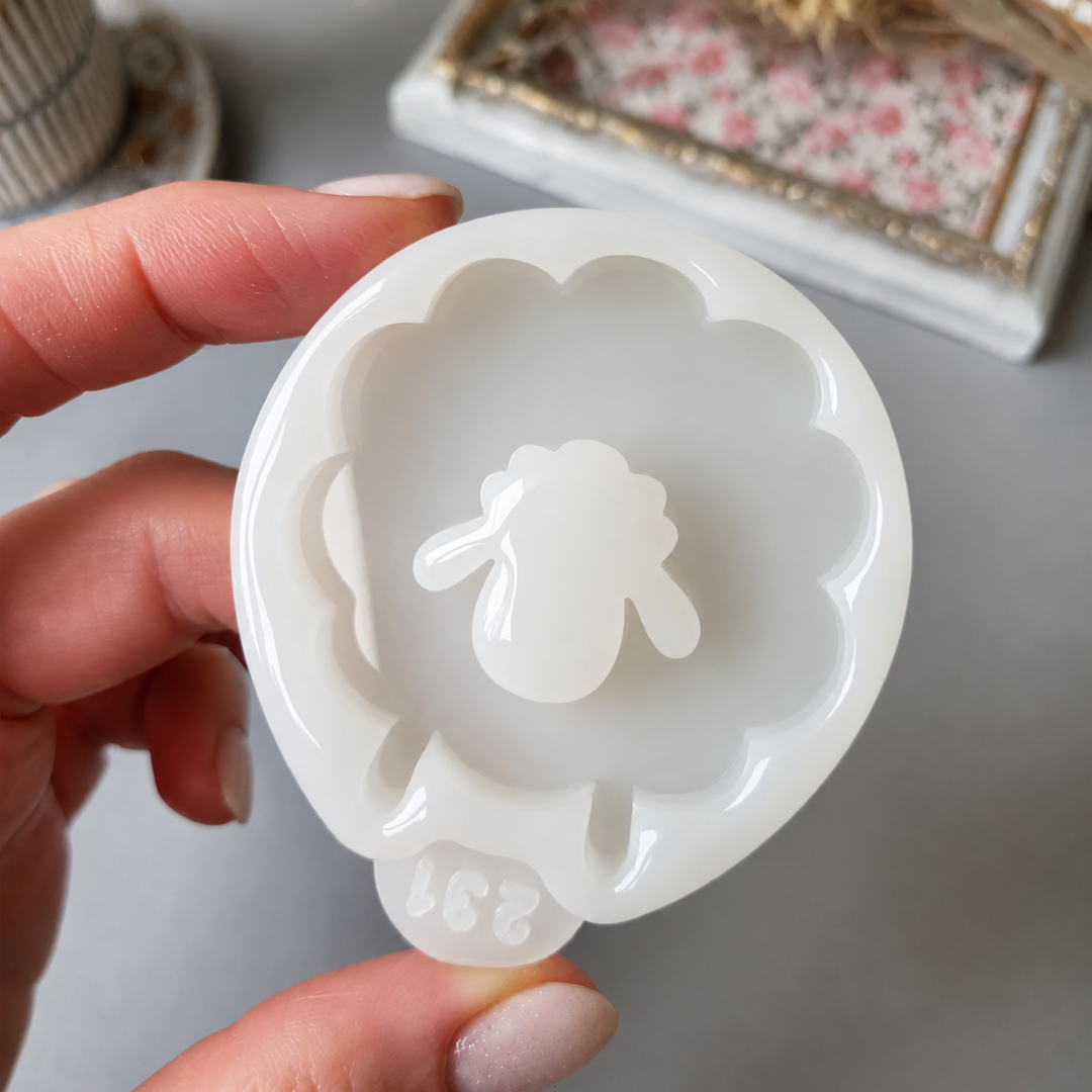 Glossy Sheep Brooch Silicone Mold, 5x4.8x0.7 cm