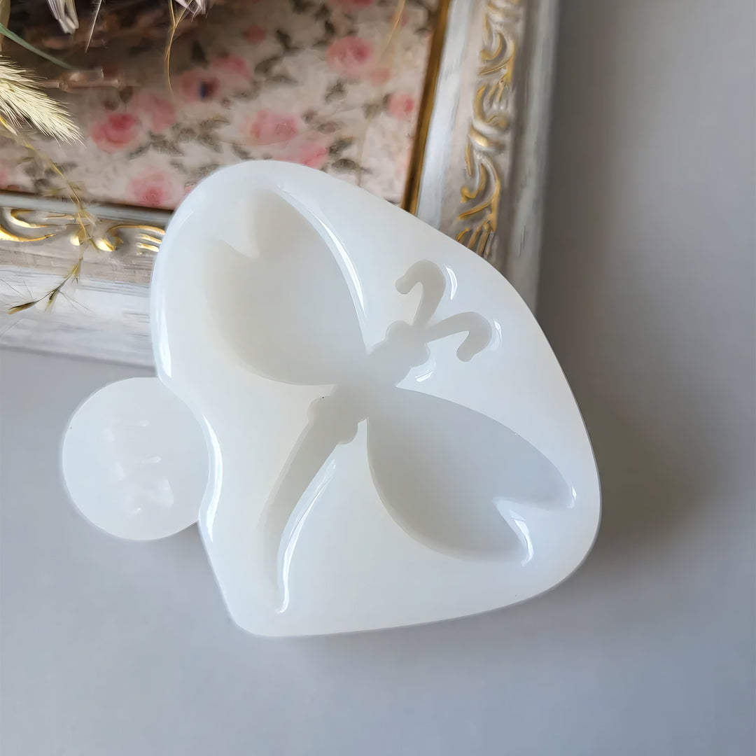 Glossy Dragonfly Brooch Silicone Mold, 4.5x5.3x0.7 cm