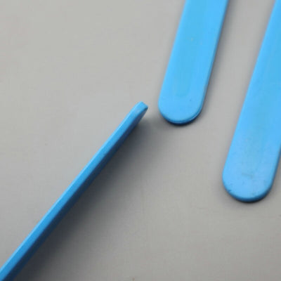 Our reusable stir sticks are made of silicone material, with a good anti-skid &amp; non-stick surface, resistant to high temperature. Safe and non-toxic.
Easy to cleSilicone Flat Sticks Set, 3 pieces - Artline Epoxy Resin