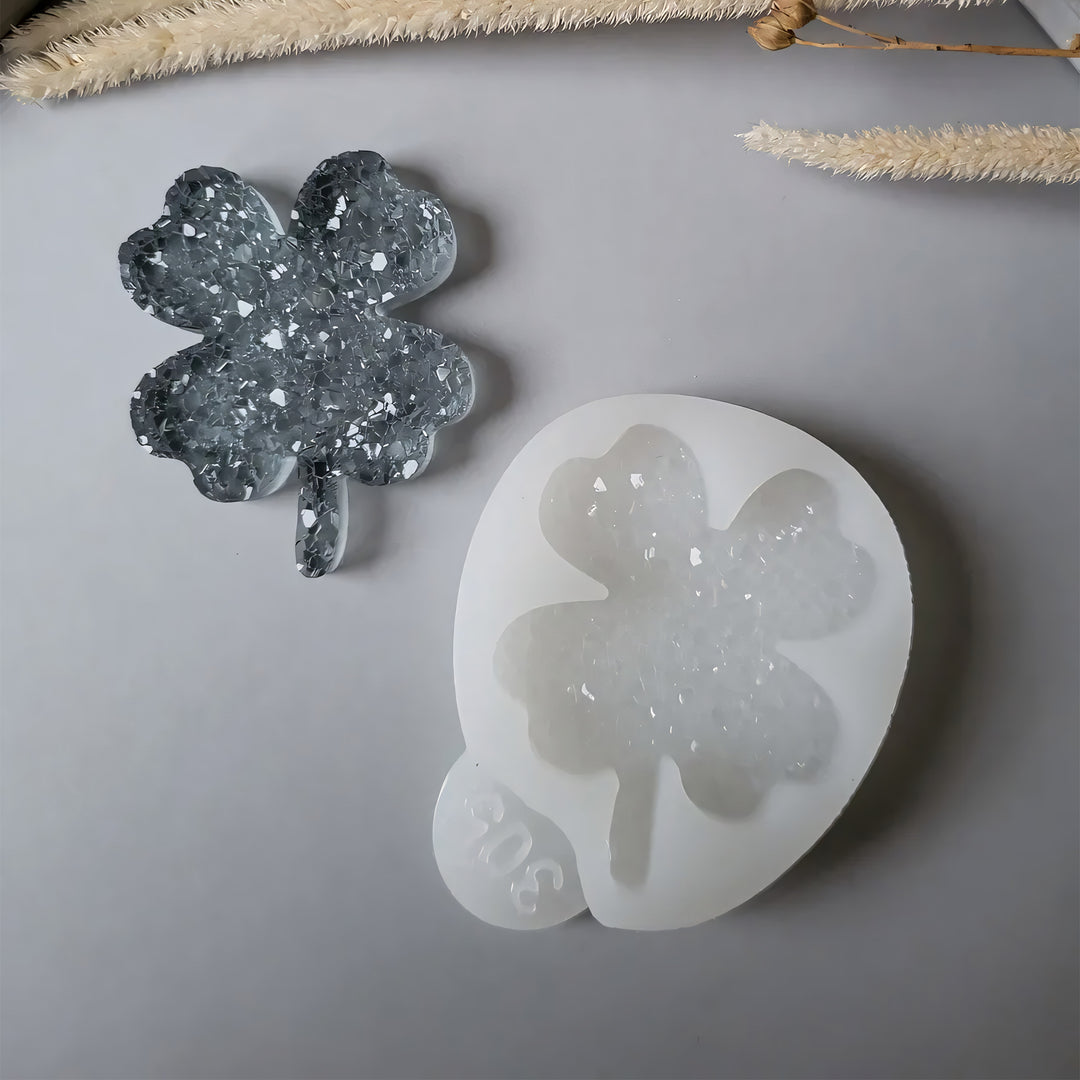 Crystal Four-Leaf Clover Brooch Silicone Mold, 5x4.2x0.5 cm