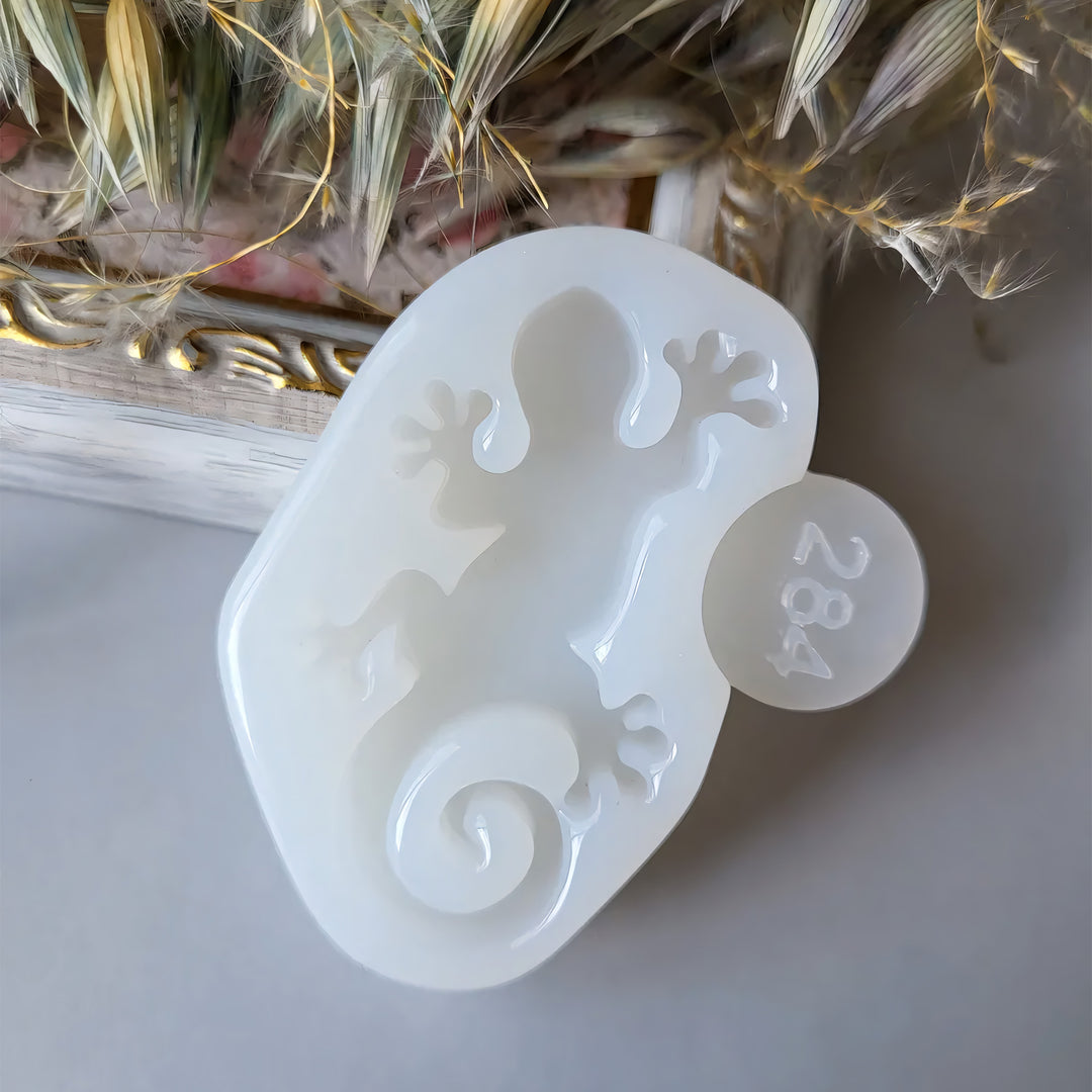 Glossy Lizard Brooch Silicone Mold, 5.5x3.8x0.7 cm