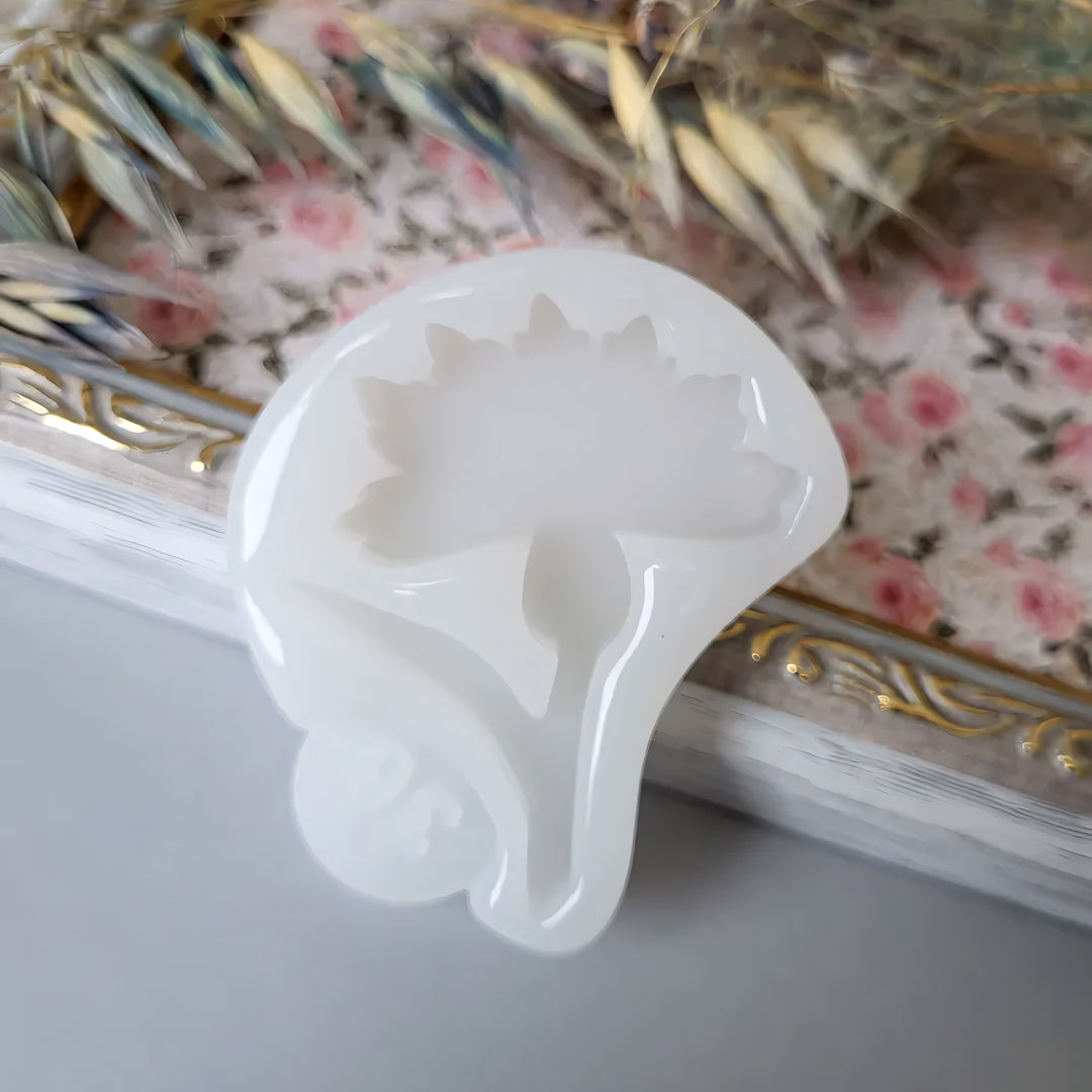 Glossy Cornflower Brooch Silicone Mold, 5.3x4.3x0.7 cm