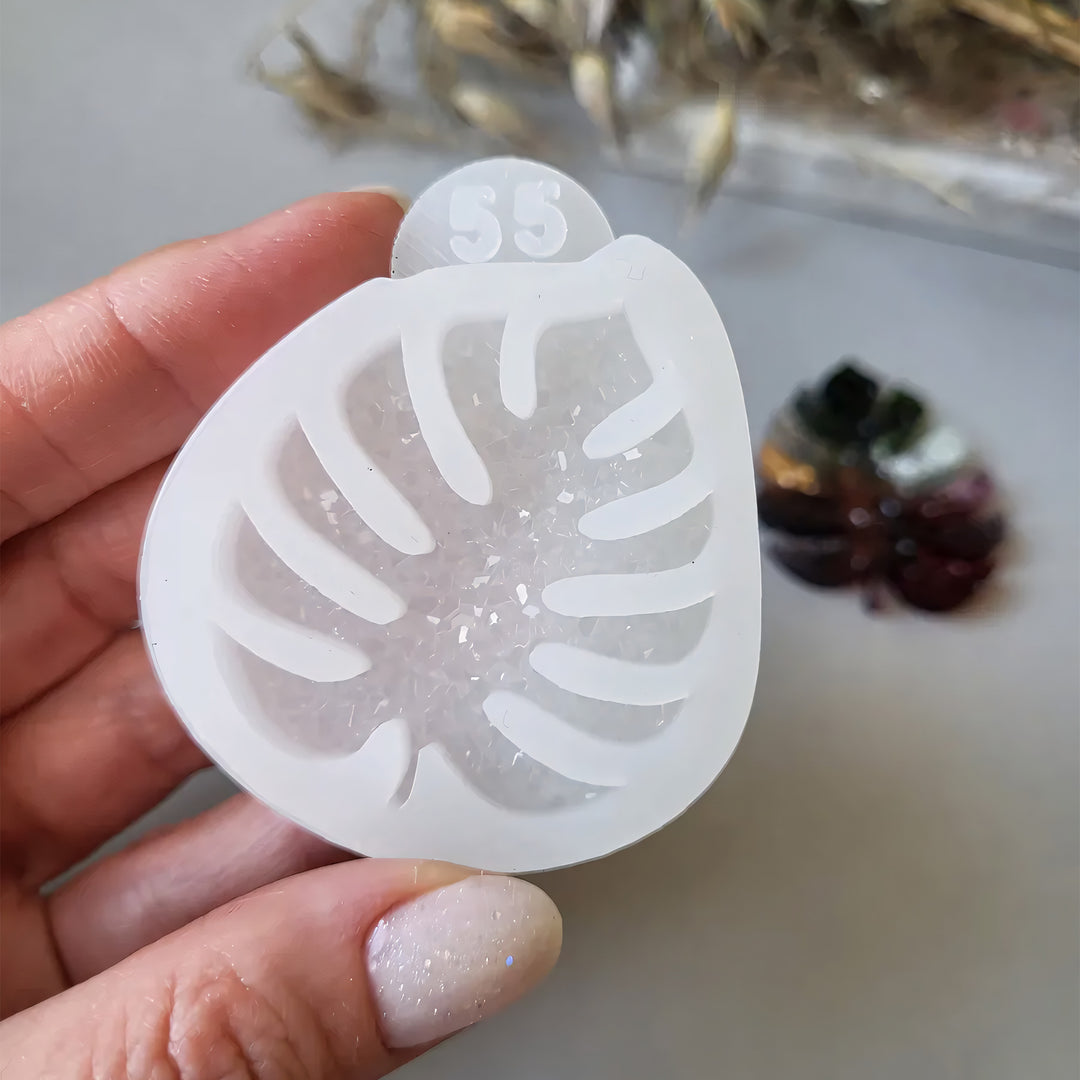 Crystal Monstera Leaf Brooch Silicone Mold, 5.5x4x0.5 cm