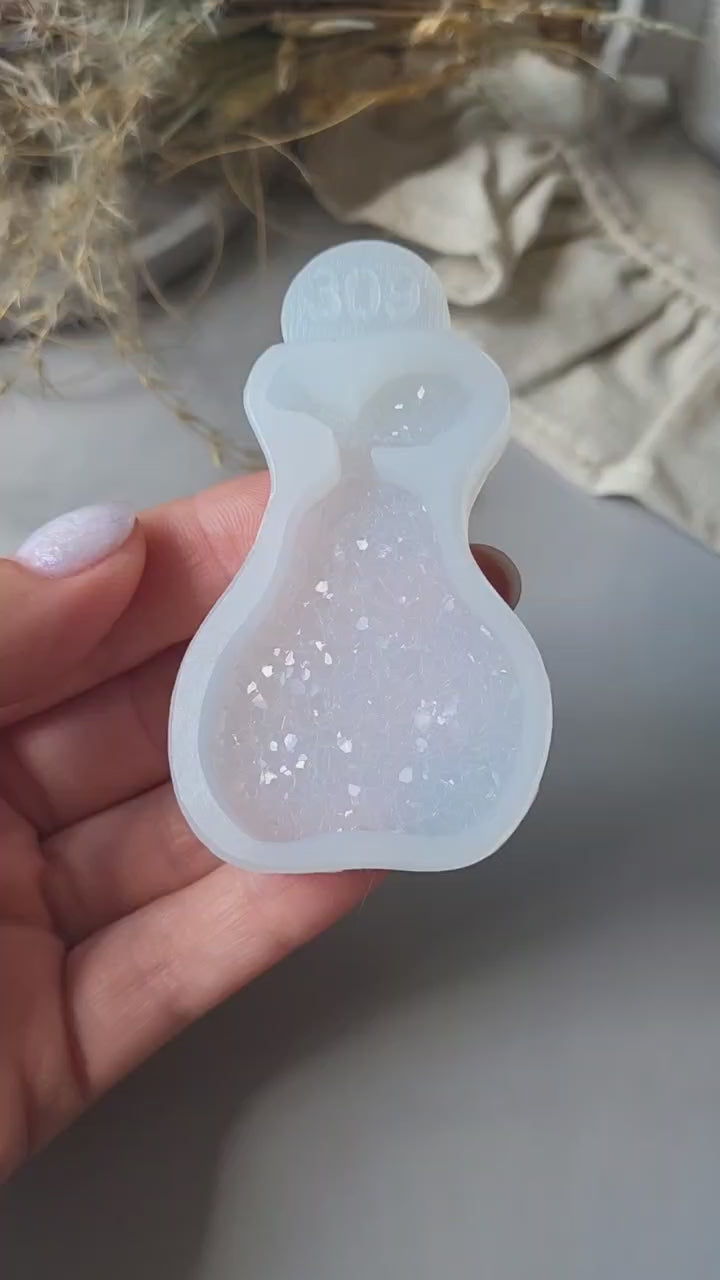 Crystal Pear Brooch Silicone Mold, 5.5x3.5x0.5 cm