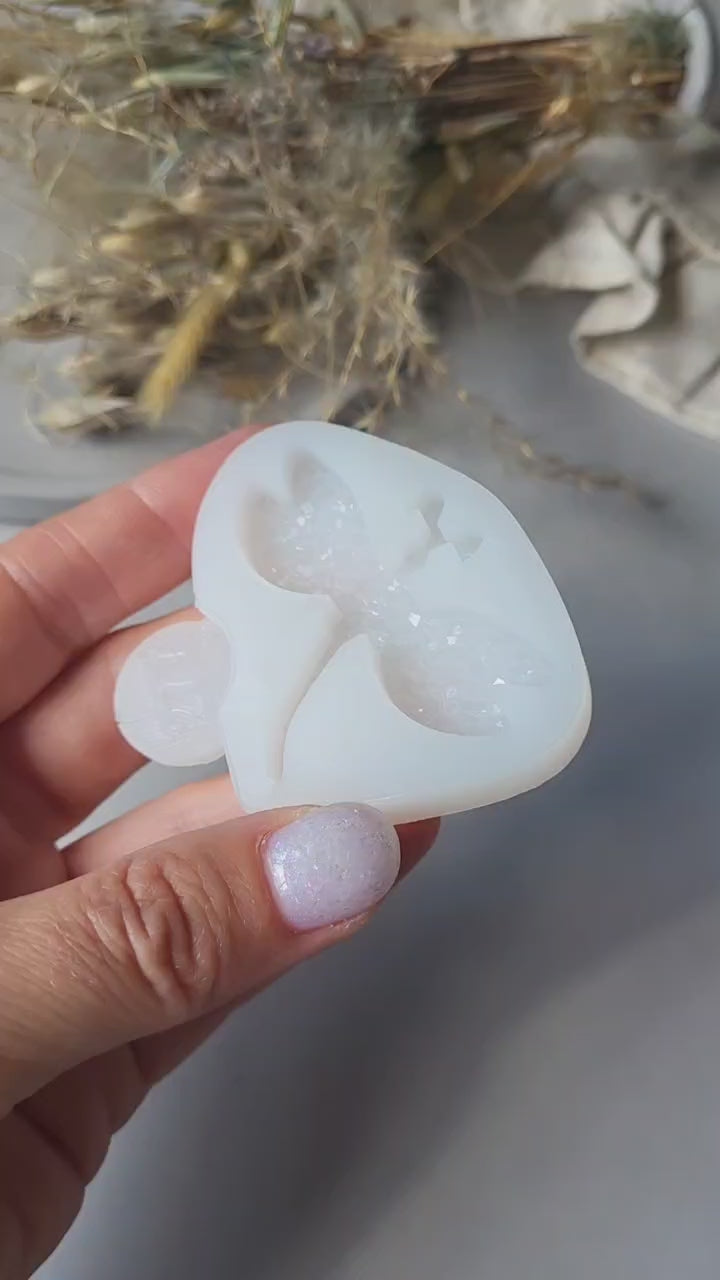 Crystal Dragonfly Brooch Silicone Mold, 4.5x5.3x0.5 cm
