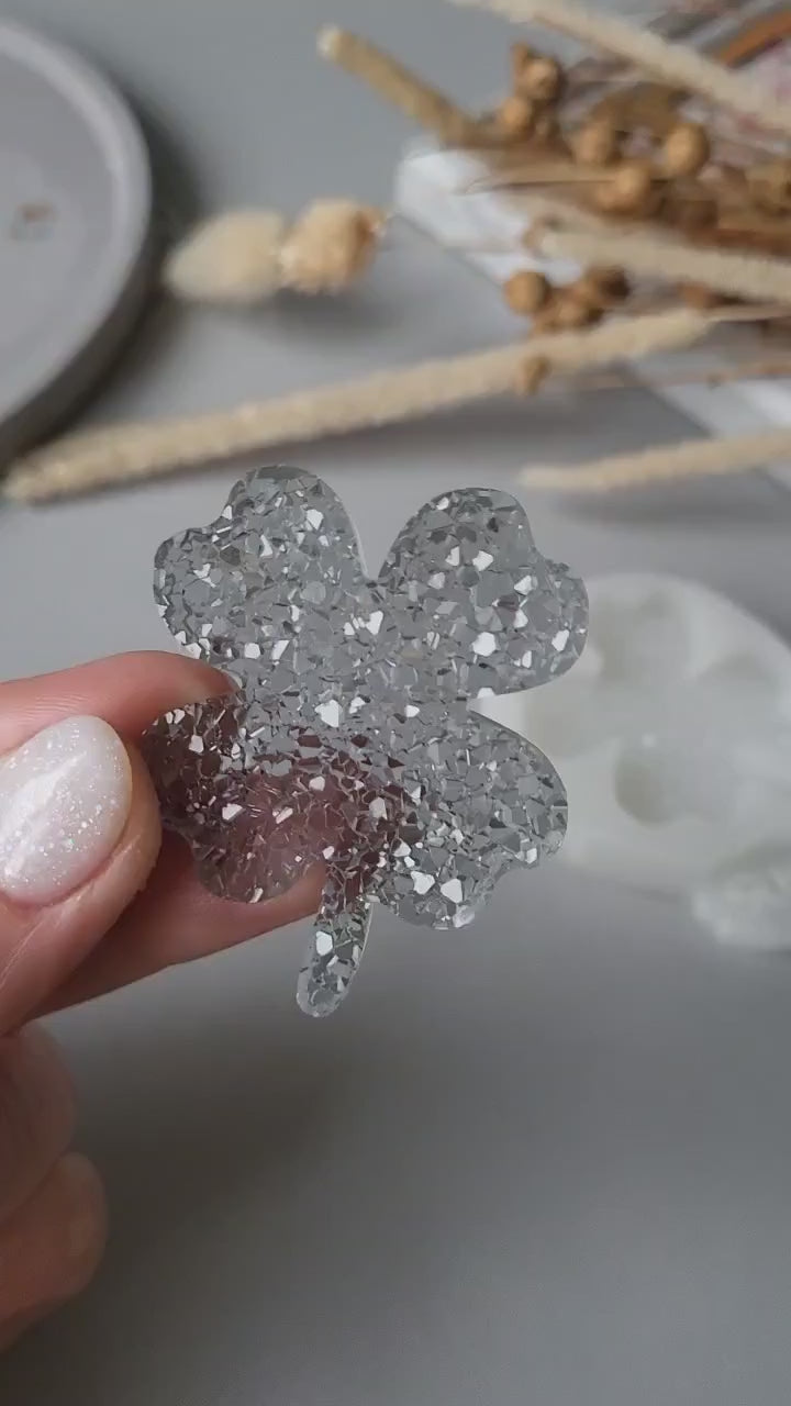 Crystal Four-Leaf Clover Brooch Silicone Mold, 5x4.2x0.5 cm