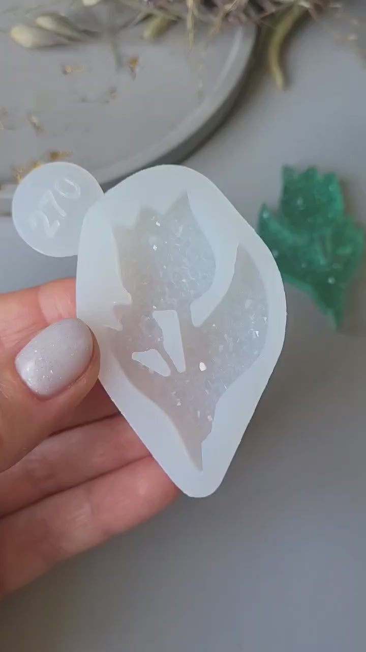 Crystal Tulip Brooch Silicone Mold, 5.3x3.3x0.5 cm