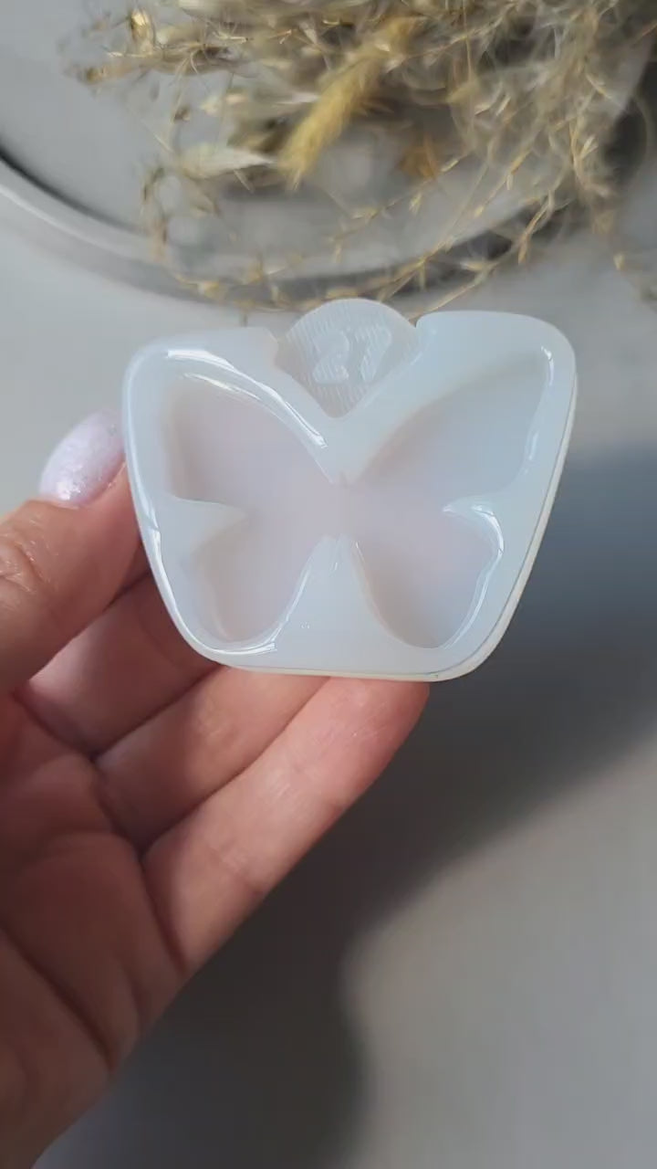 Glossy Butterfly Brooch Silicone Mold, 3.5x5x0.7 cm