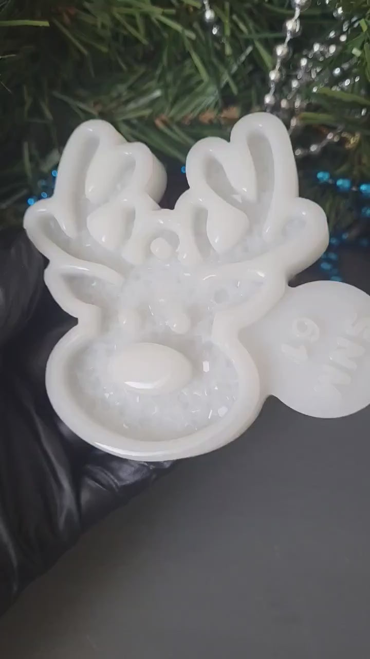 Crystal Reindeer Ornament Silicone Mold, 7.5x7.5x0.5 cm
