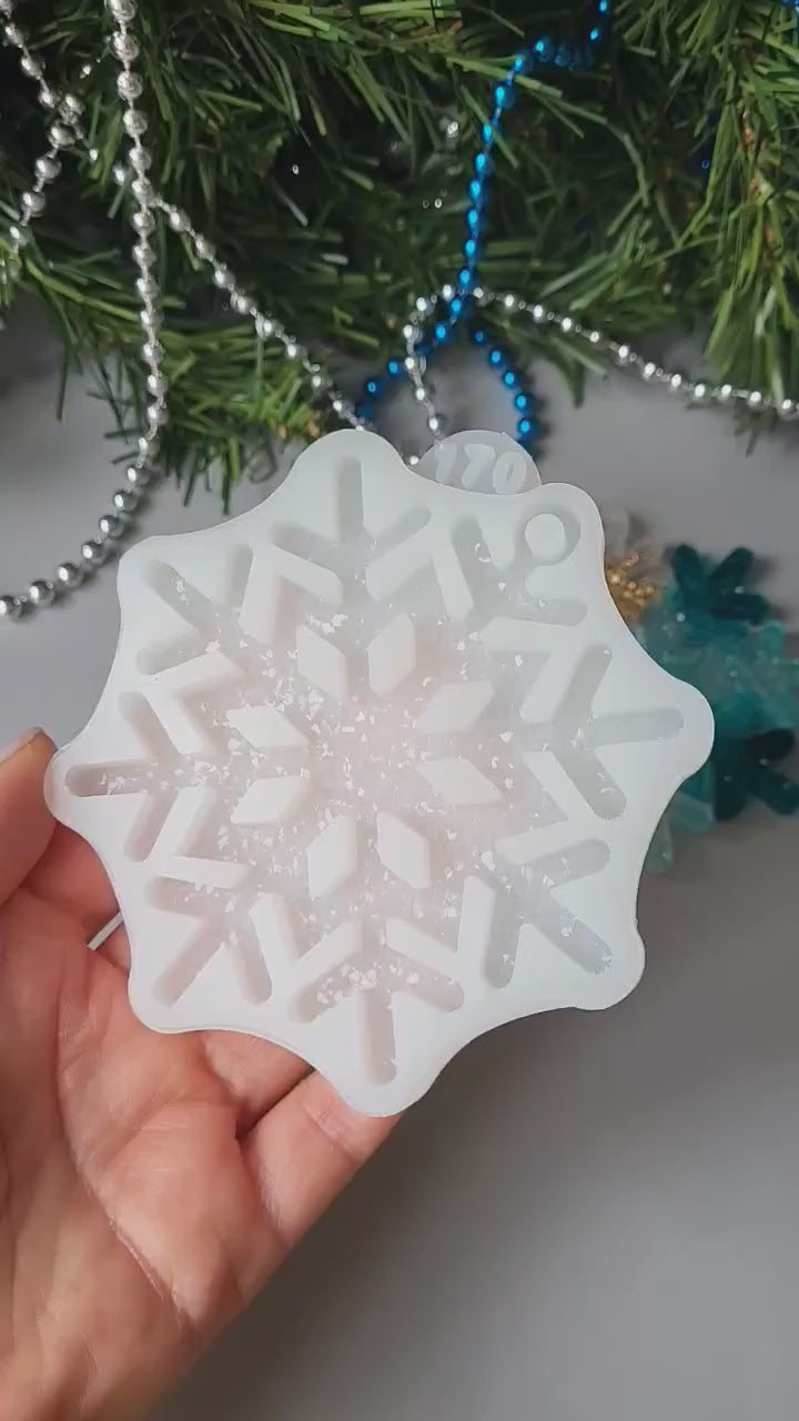 Crystal Snowflake Ornament 3 Silicone Mold, 9x9x0.5 cm