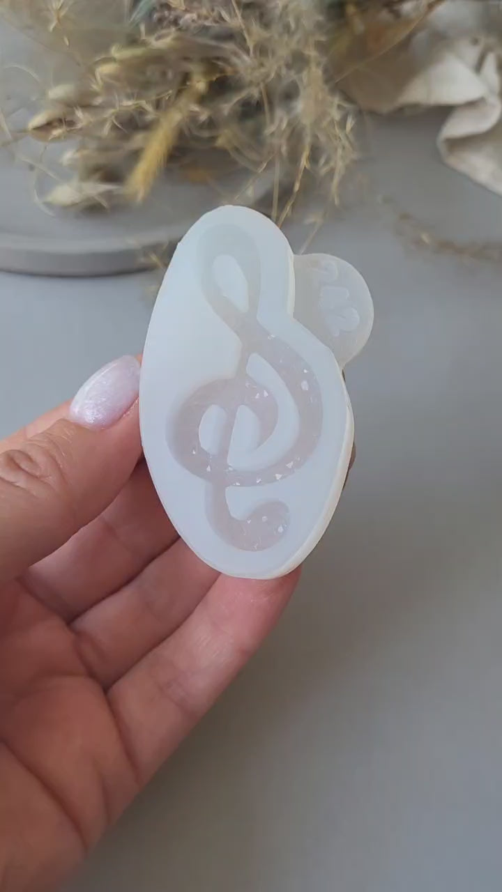 Crystal Treble Clef Brooch Silicone Mold, 5.5x2.6x0.5 cm