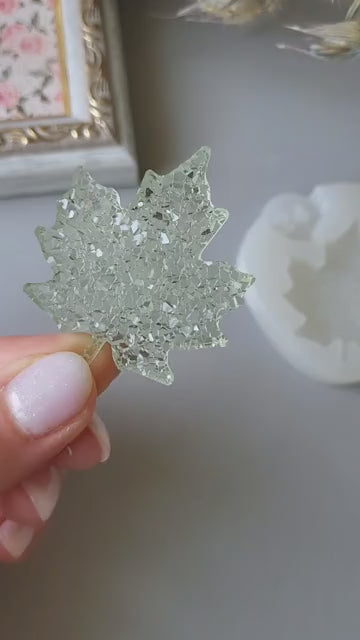 Crystal Leaf Brooch Silicone Mold, 4.5x4x0.5 cm