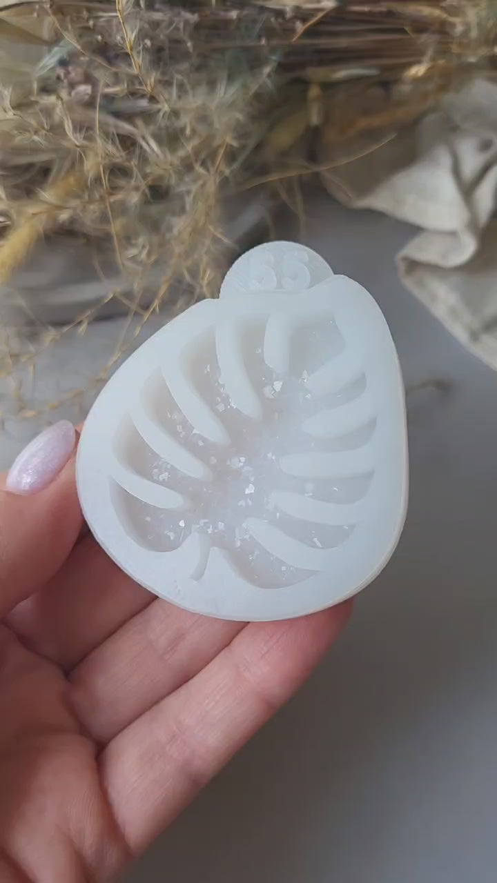 Crystal Monstera Leaf Brooch Silicone Mold, 5.5x4x0.5 cm