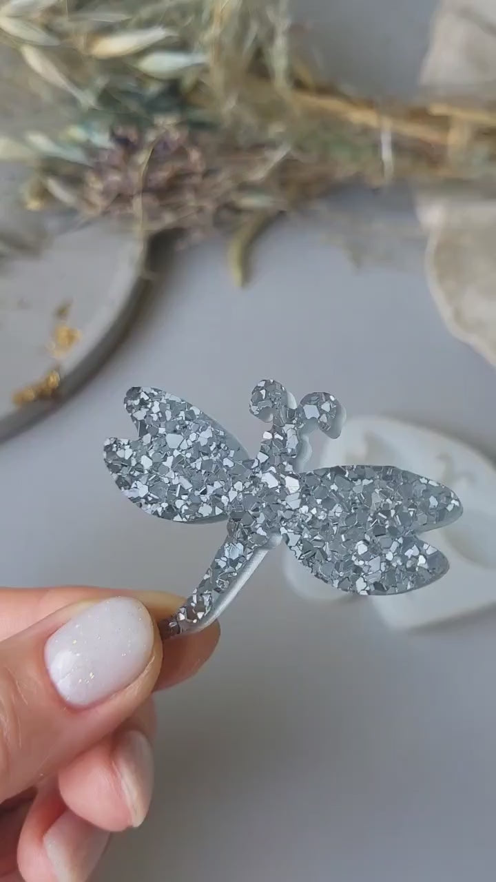 Glossy Dragonfly Brooch Silicone Mold, 4.5x5.3x0.7 cm
