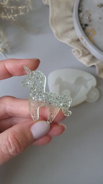 Crystal Unicorn Brooch Silicone Mold, 4x5x0.5 cm