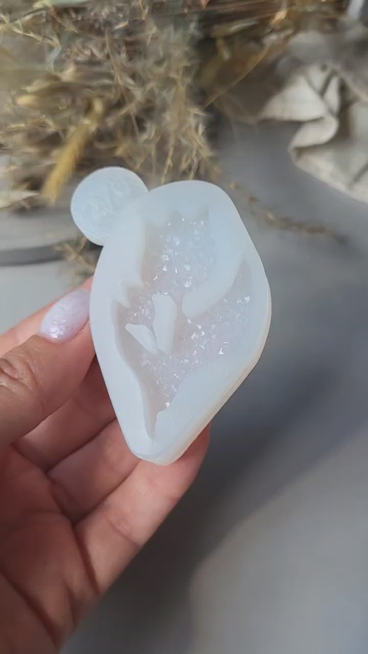 Crystal Tulip Brooch Silicone Mold, 5.3x3.3x0.5 cm